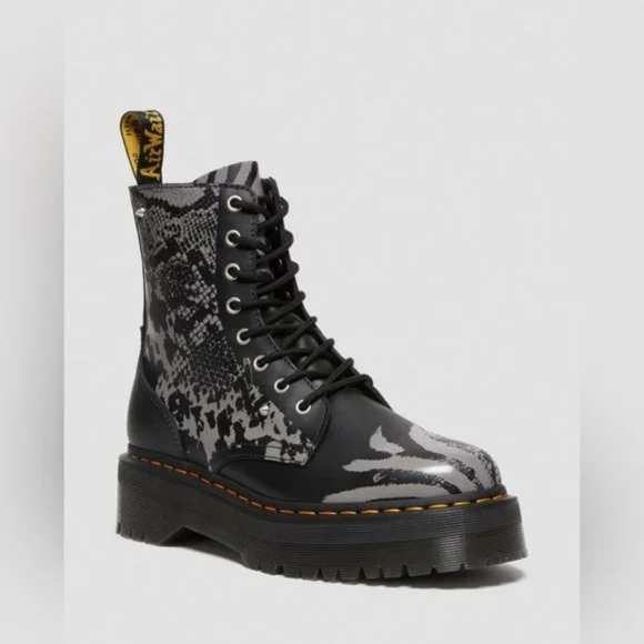 NWOB Dr. Marten 8 Eyelet Jadon Animal Clash Boot